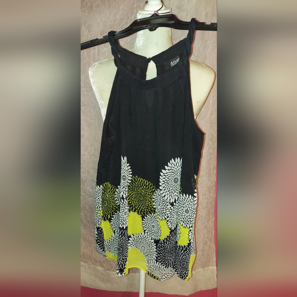 Cute Womans Tank Top with Flowers from a.n.a. in a size XS Extra Small